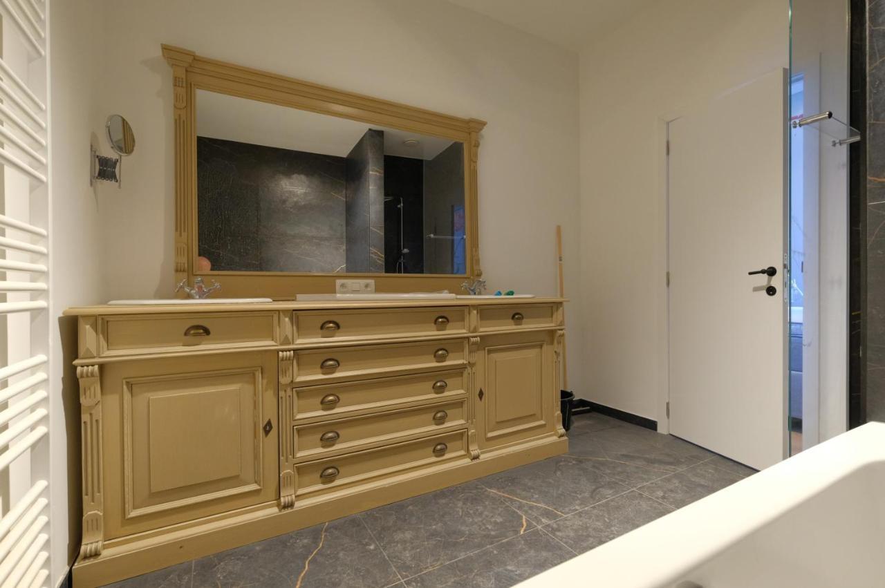 La Maison De La Duchesse De La Valliere - Chambre Rosaline - Parking Prive Gratuit Mons Zewnętrze zdjęcie